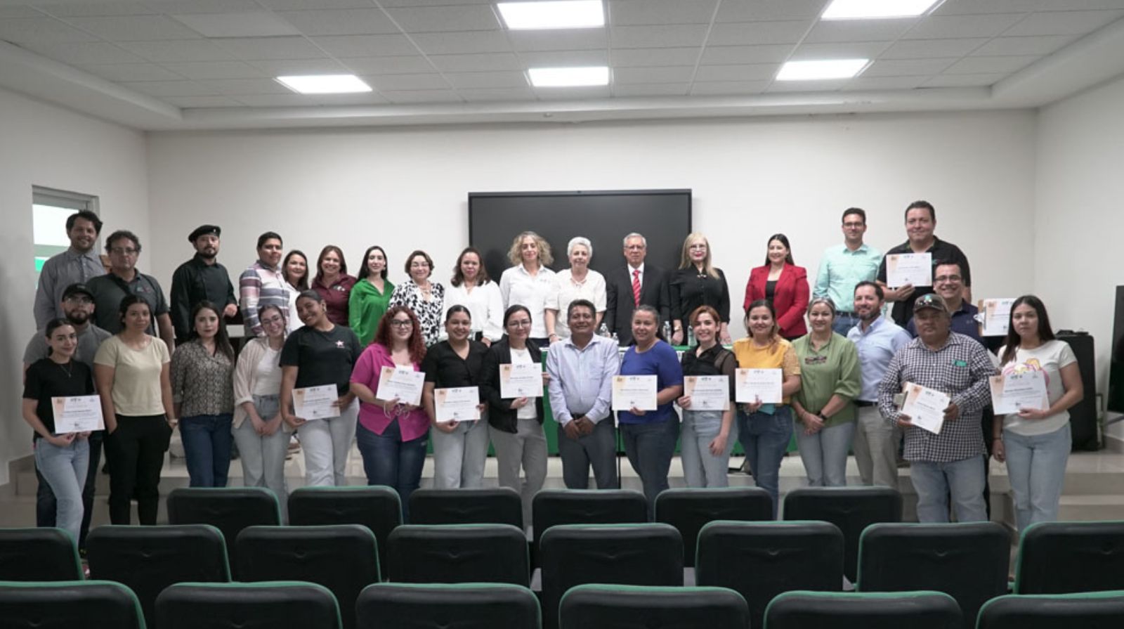 ENTREGAN CONSTANCIAS A DOCENTES DE LA UNIVERSIDAD TECNOLÓGICA DE CULIACÁN